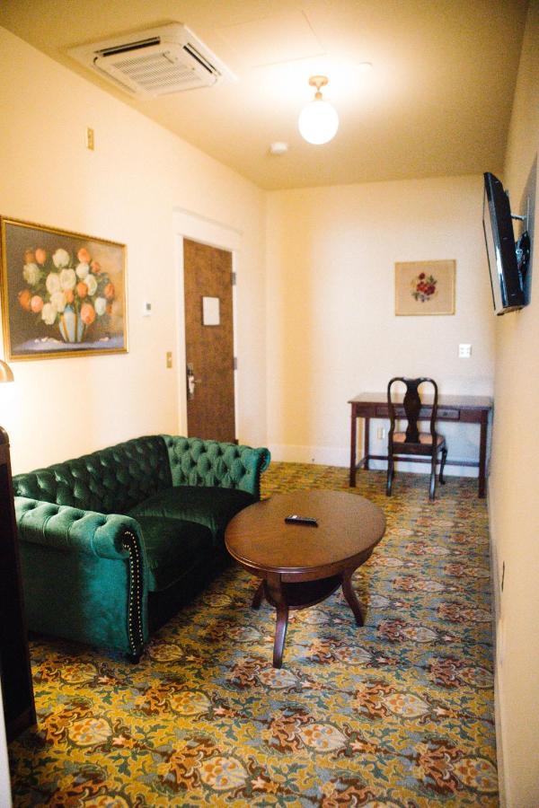 Belvada Hotel Тонопа Экстерьер фото